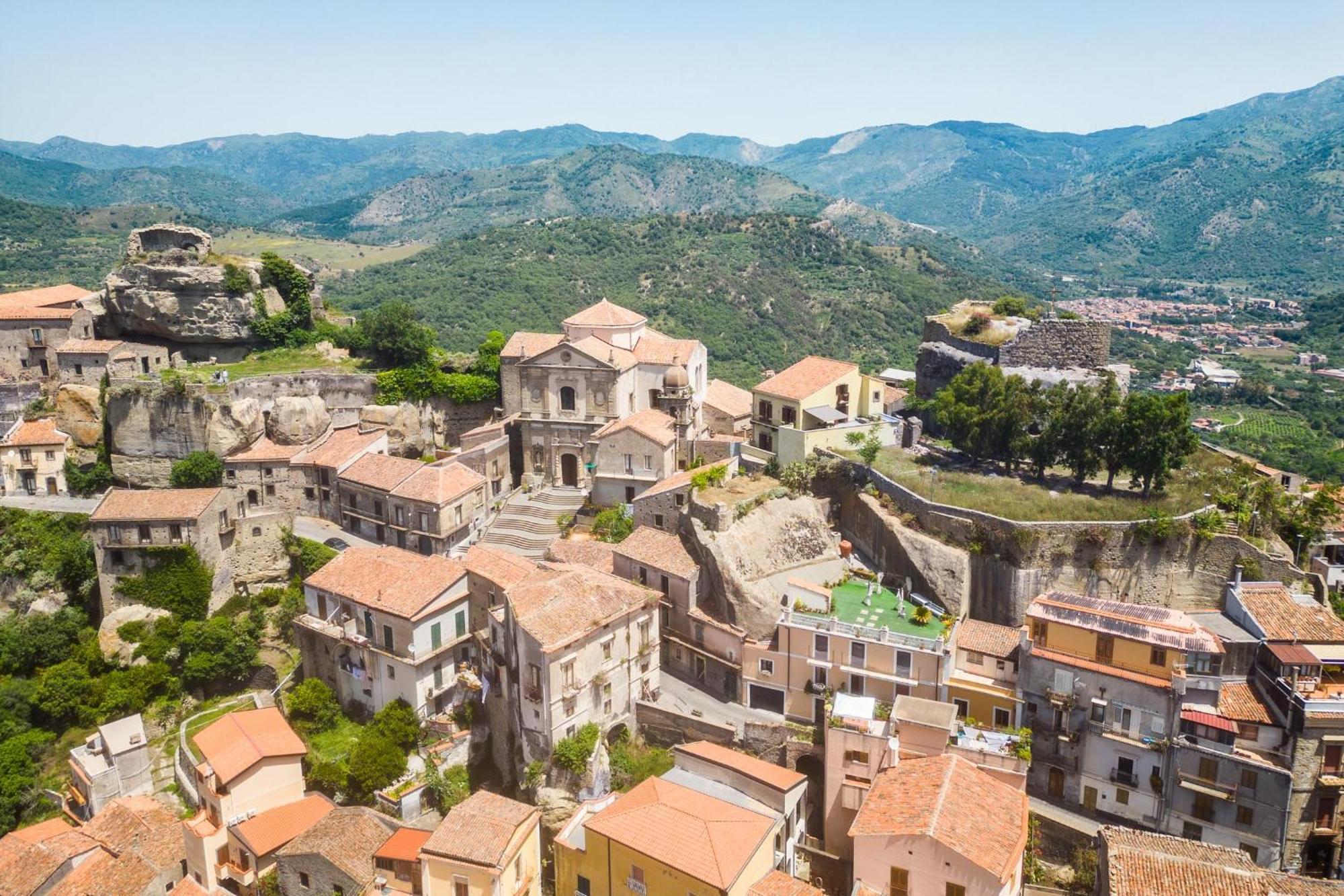 La Dimora Del Castelluccio Bed & Breakfast Castiglione De Sicilia Exterior photo